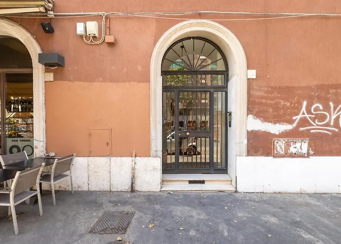 Piramide Maison-rustic Elegance In Rzym